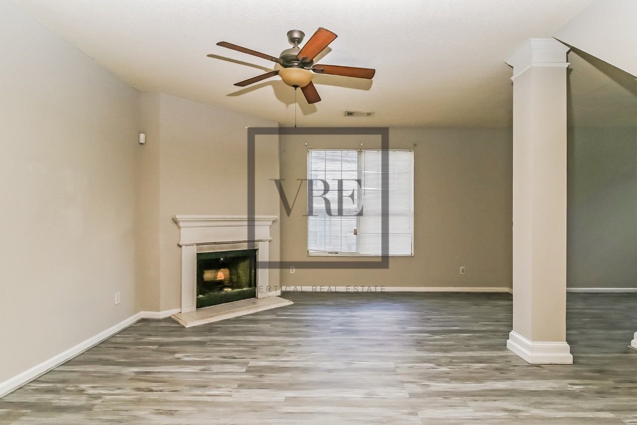 6517 Chestnut Lake Xing - Photo 2 of 15