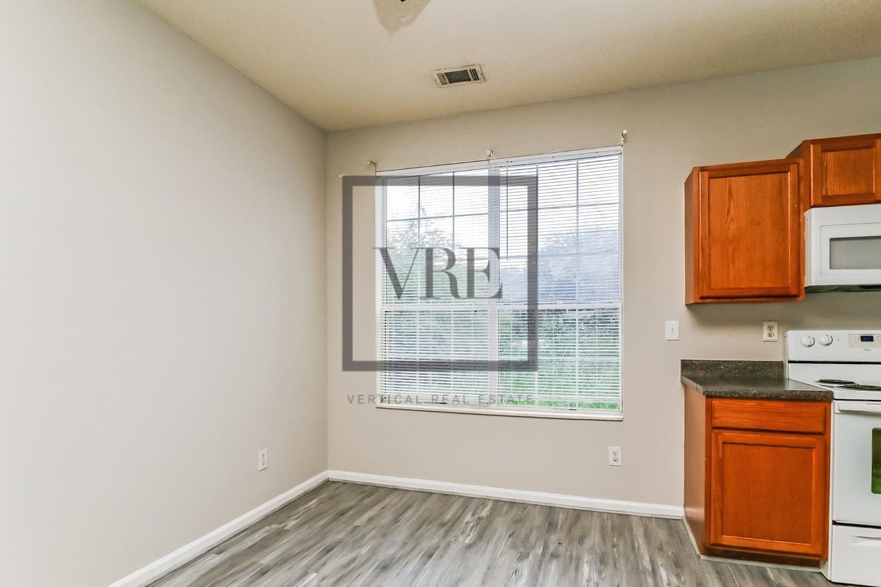 6517 Chestnut Lake Xing - Photo 4 of 15