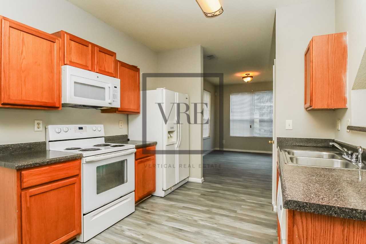 6517 Chestnut Lake Xing - Photo 6 of 15