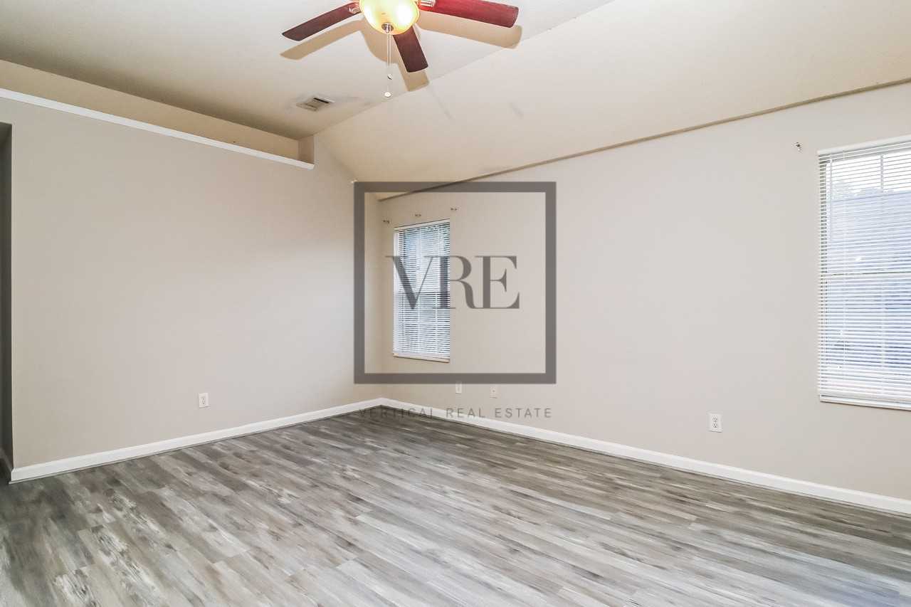 6517 Chestnut Lake Xing - Photo 7 of 15