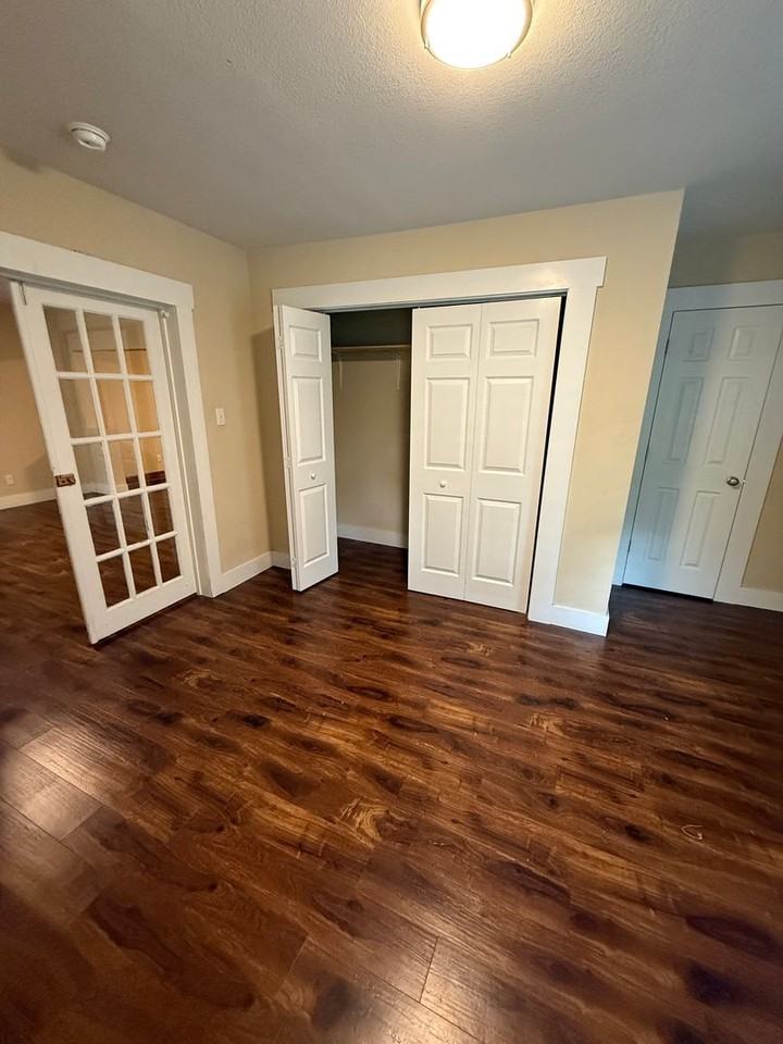 1209 S Lincoln St - Photo 6 of 20