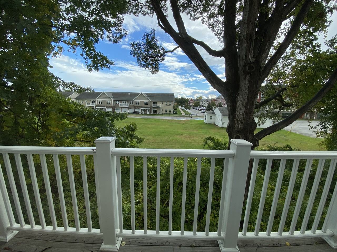 The Springs Luxury Apartments - Photo 4 of 17