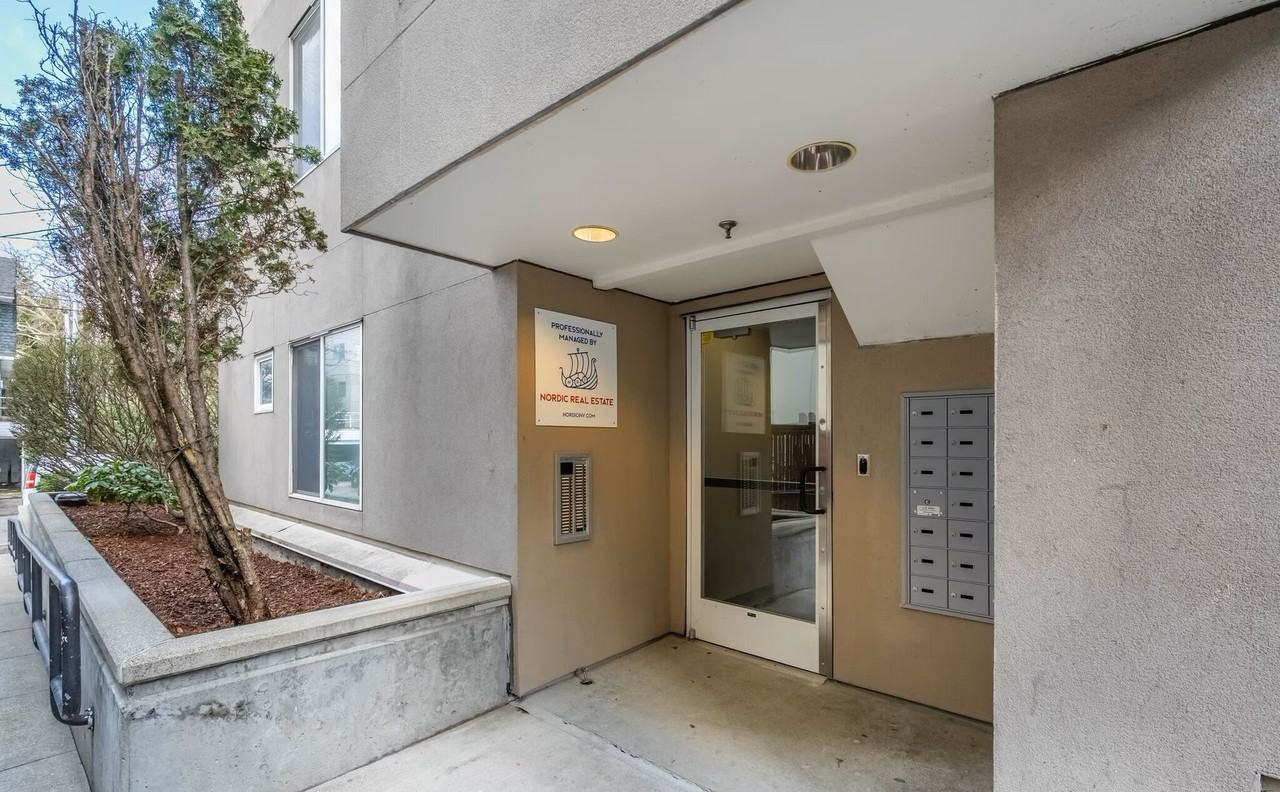 Husky Court Apartments - Photo 3 of 16