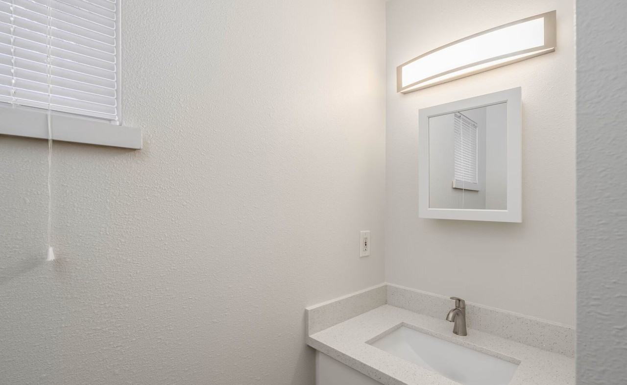 Husky Court Apartments - Photo 7 of 16