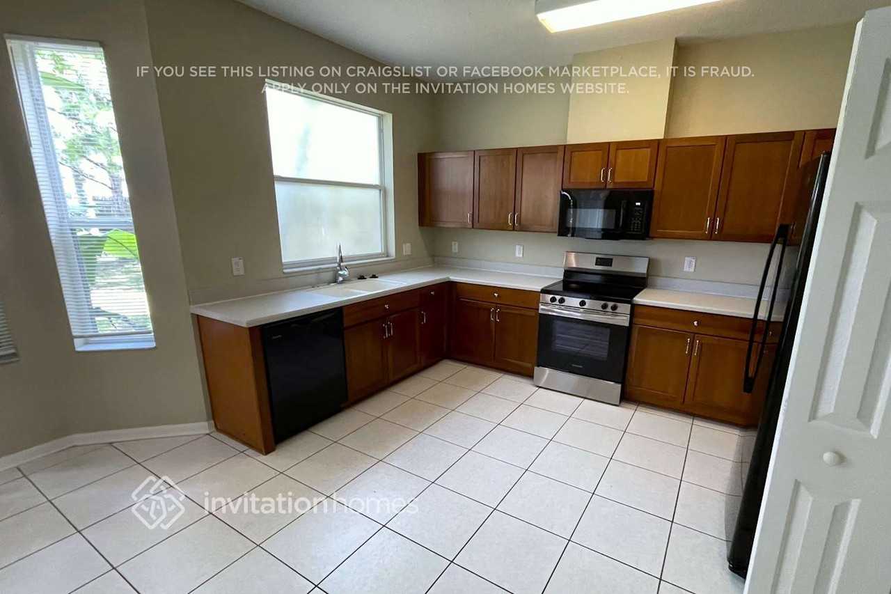 3604 Beneraid St - Photo 5 of 19
