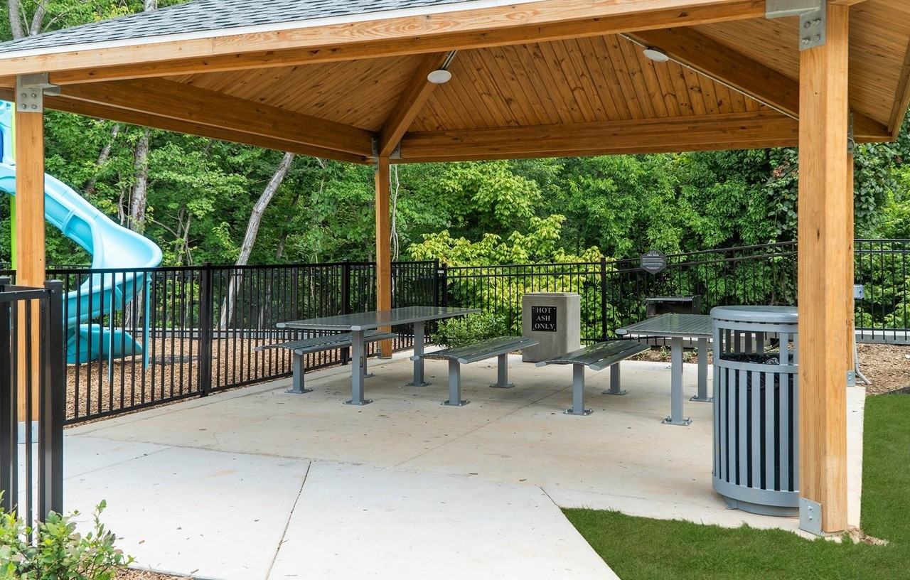 Creekridge on the Park - Photo 6 of 24