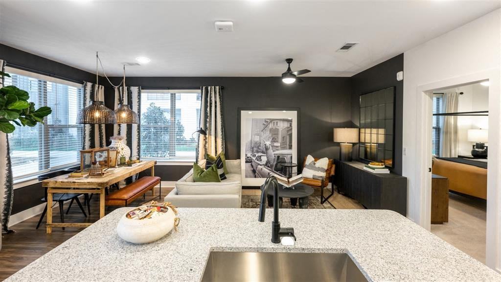 Elwood Apartments - Photo 4 of 27