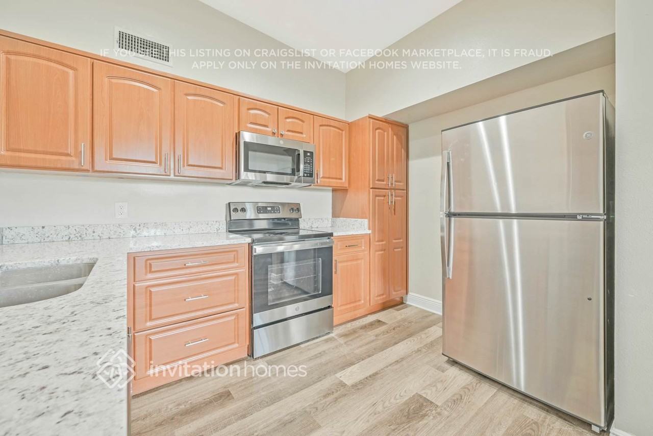 2412 Martinwood Dr - Photo 6 of 17