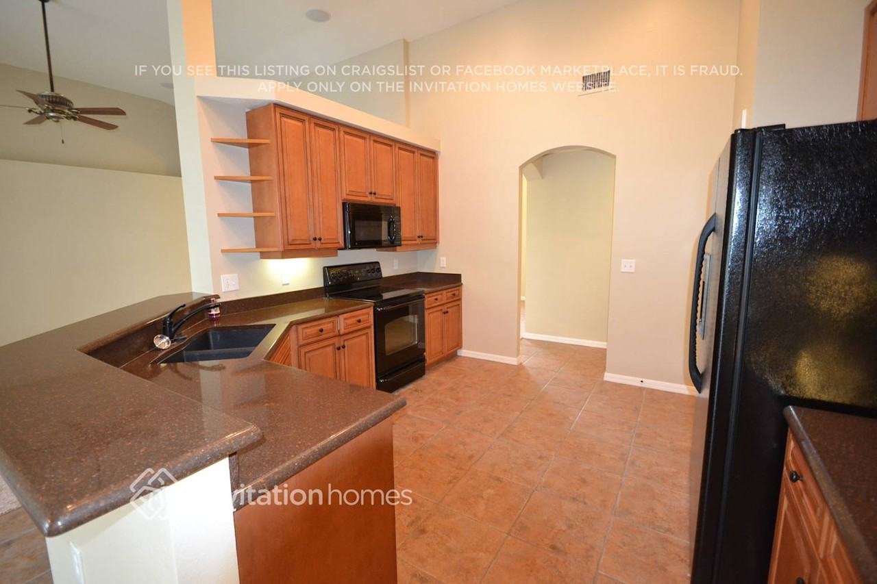 2313 Nesslewood Dr - Photo 5 of 13