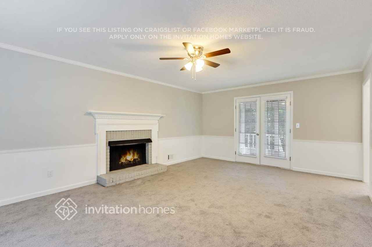 6186 Pinewood Dr Se - Photo 2 of 21