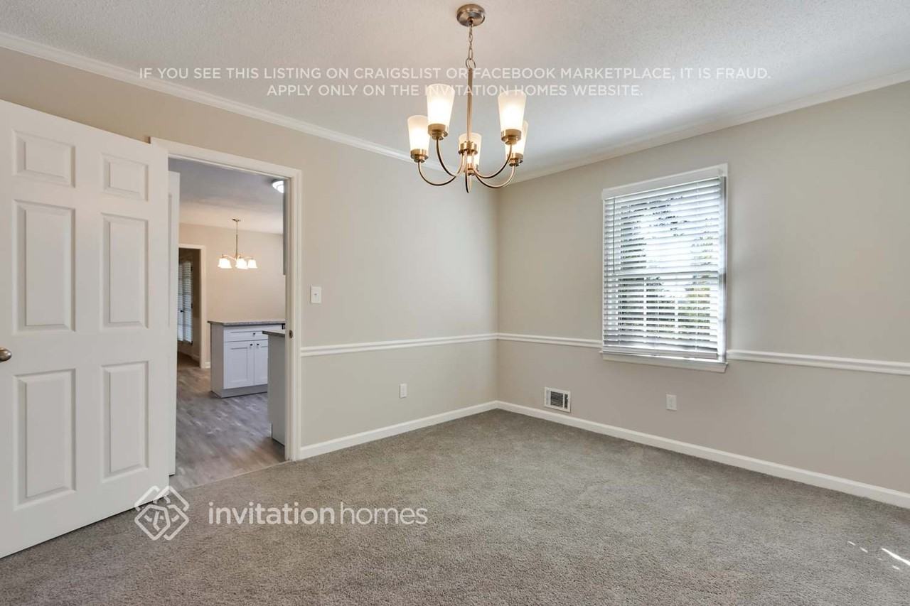 6186 Pinewood Dr Se - Photo 7 of 27