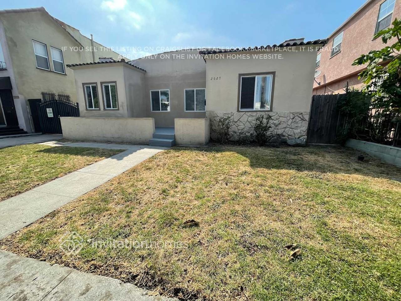 2627 S Dunsmuir Ave - Photo 2 of 21