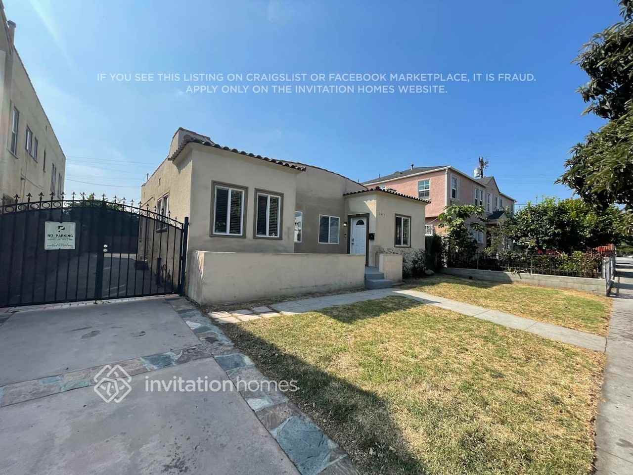 2627 S Dunsmuir Ave - Photo 3 of 21