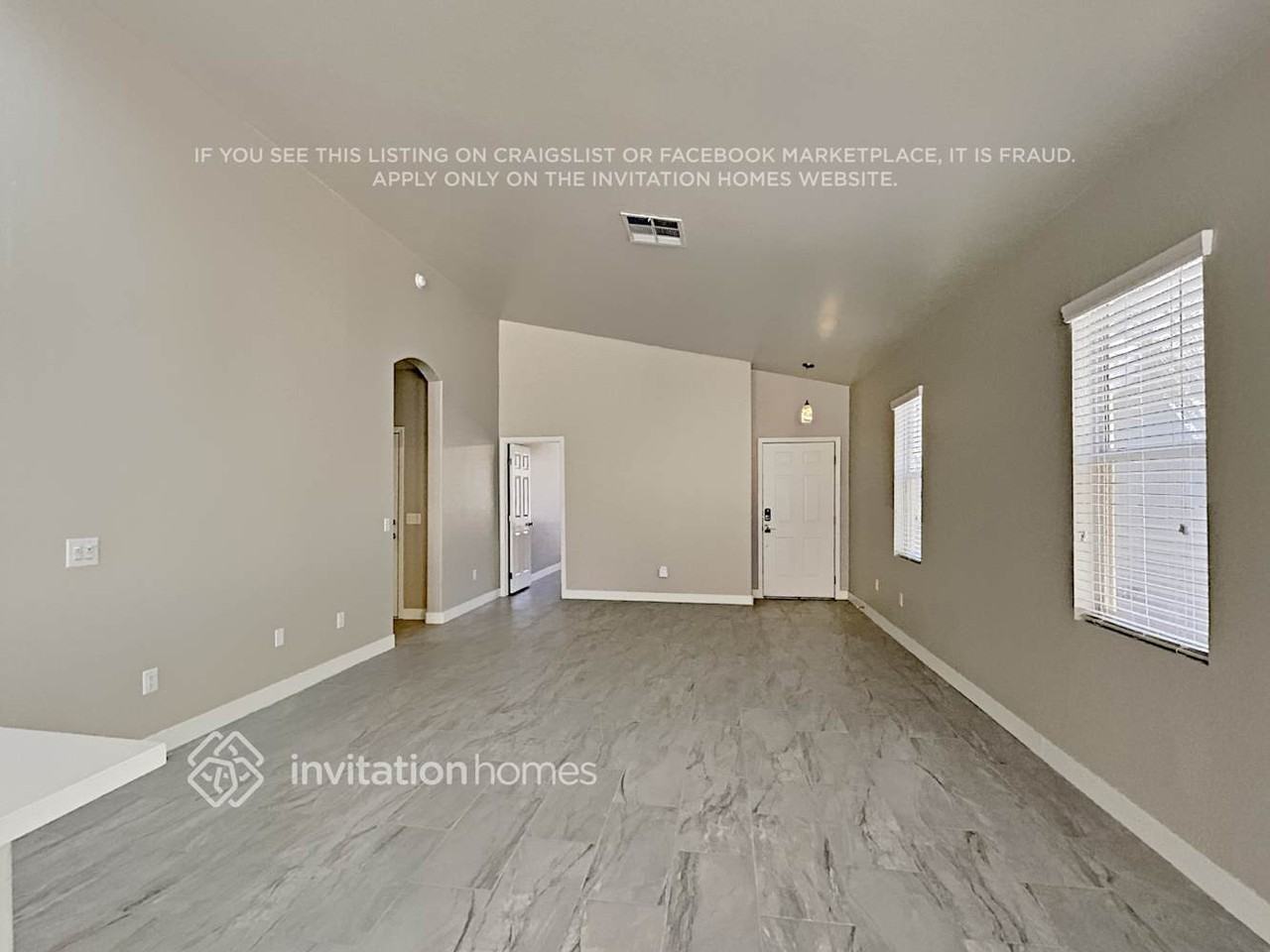 2107 S Gordon - Photo 3 of 17