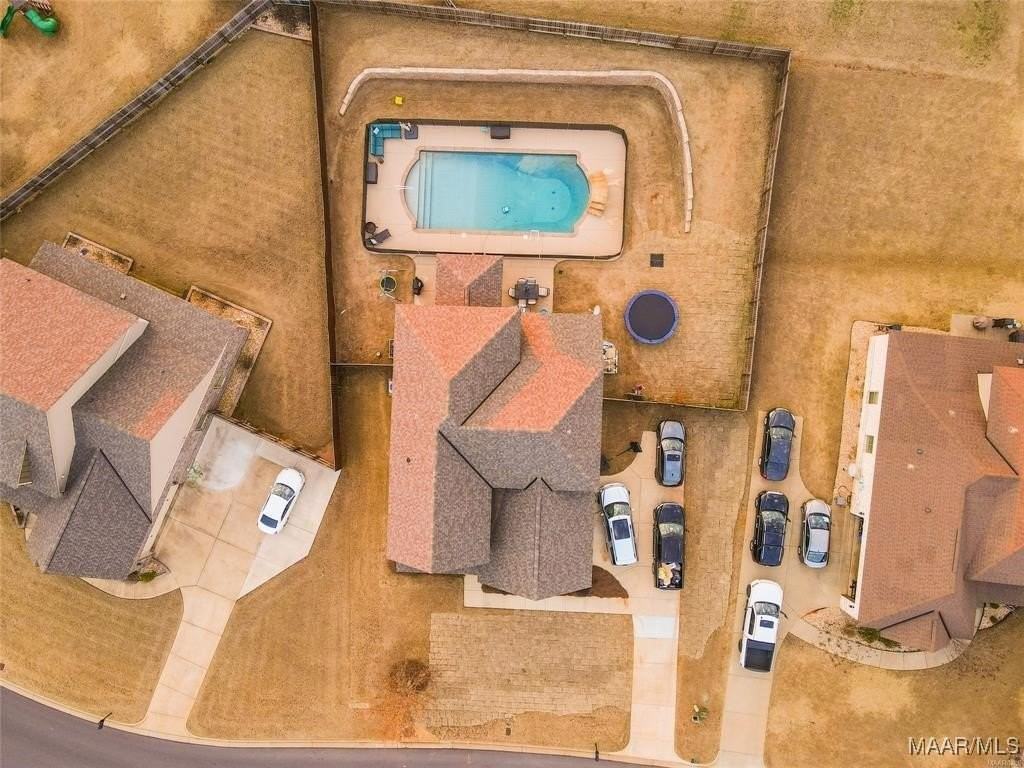 1407 Tullahoma Dr - Photo 2 of 33