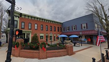 featured image of 3 S Market St