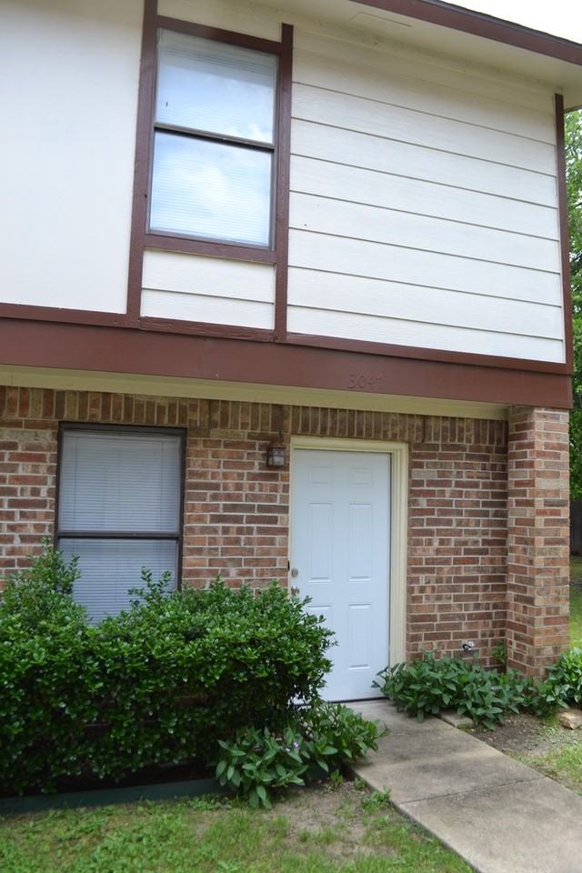 3047 Olympia Dr - Photo 3 of 20