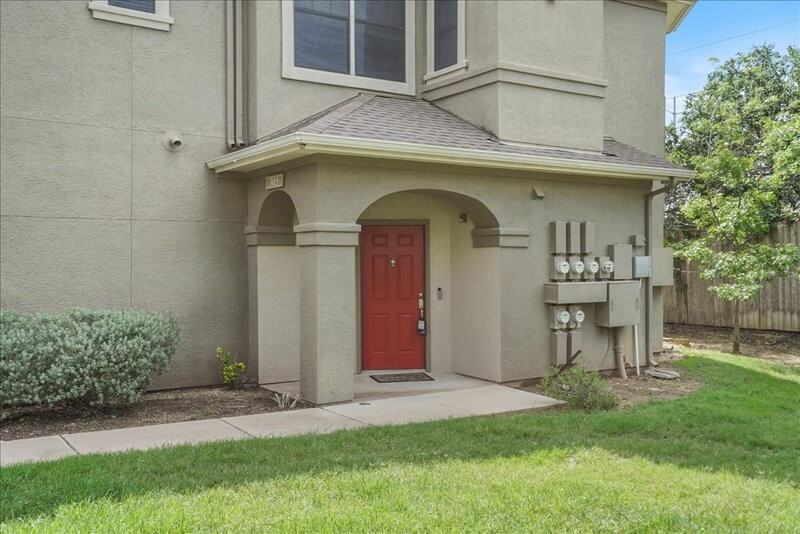 11203 Ranch Rd #305 - Photo 3 of 27