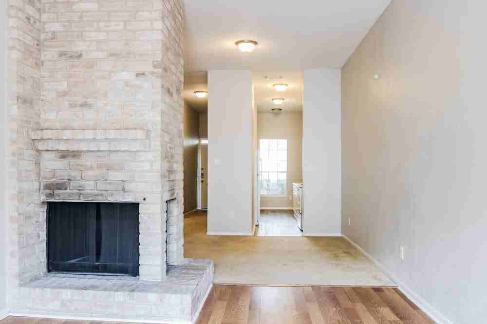 7922 Grow Ln - Photo 4 of 16