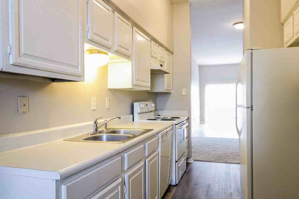 7922 Grow Ln - Photo 7 of 16
