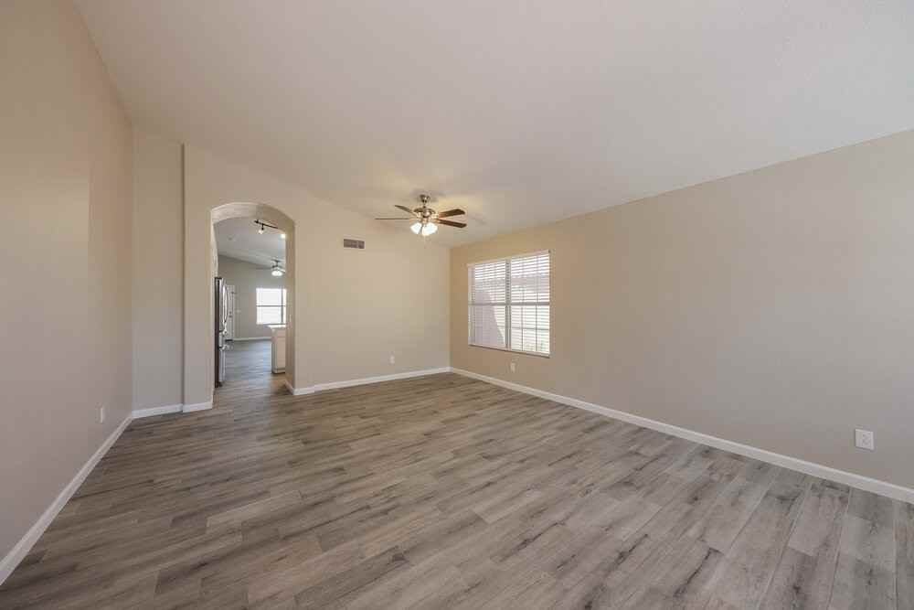 9626 W Clara Ln - Photo 3 of 16