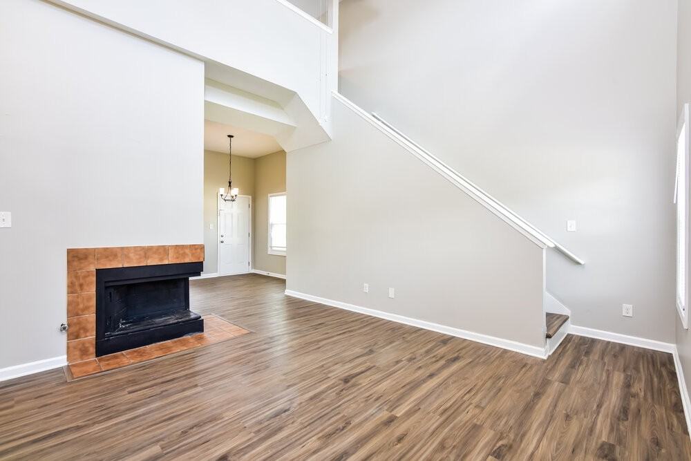 3443 Oaktree Way - Photo 4 of 17