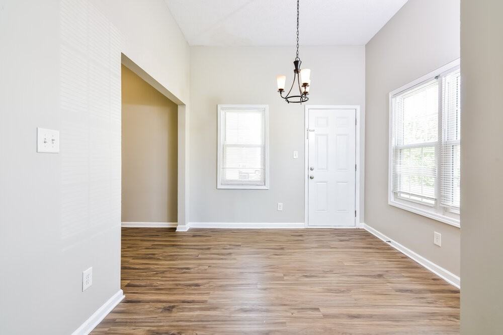 3443 Oaktree Way - Photo 6 of 17