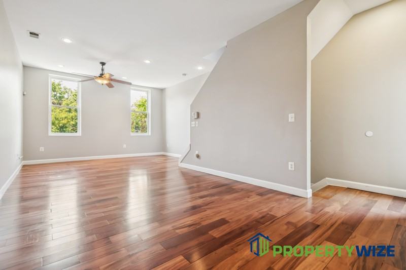 1527 Light St #2 - Photo 7 of 18