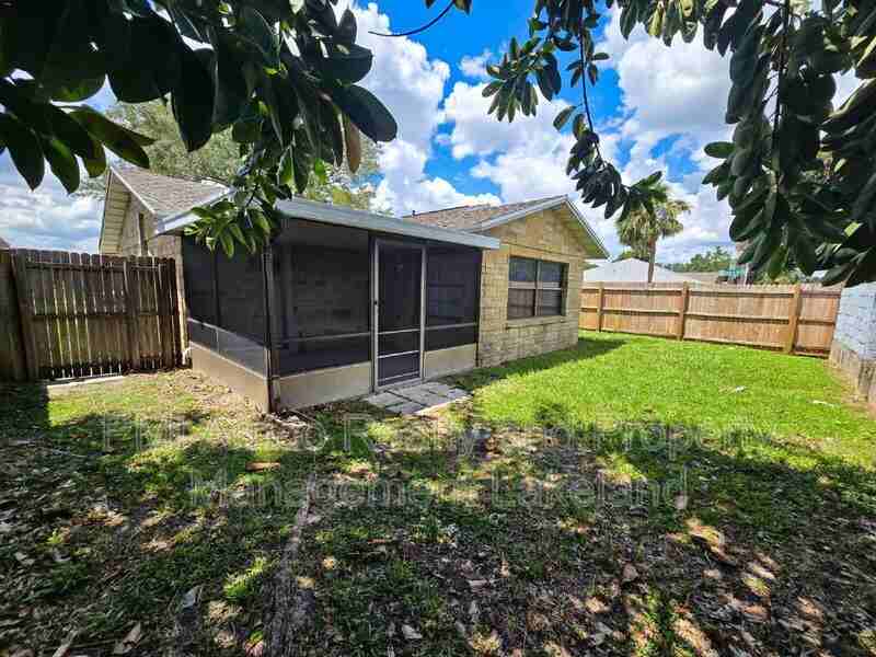 968 Sunshine Way Sw - Photo 4 of 17