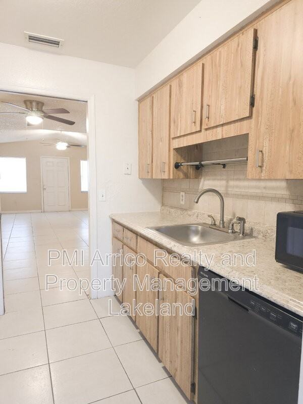 968 Sunshine Way Sw - Photo 7 of 17