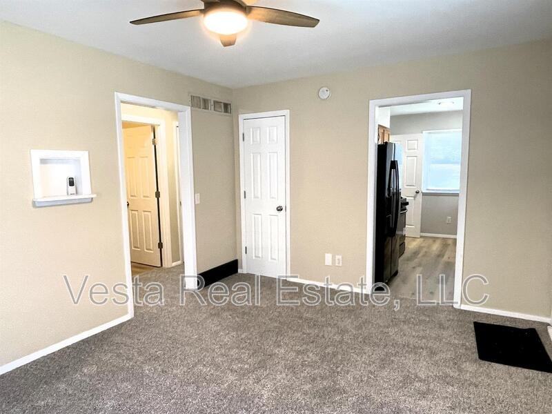 501 University Ave - Photo 3 of 18