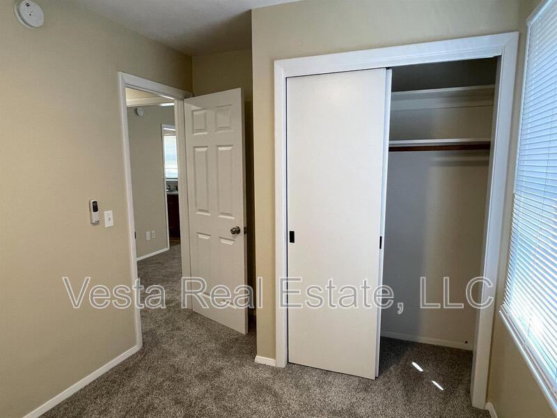 501 University Ave - Photo 7 of 18