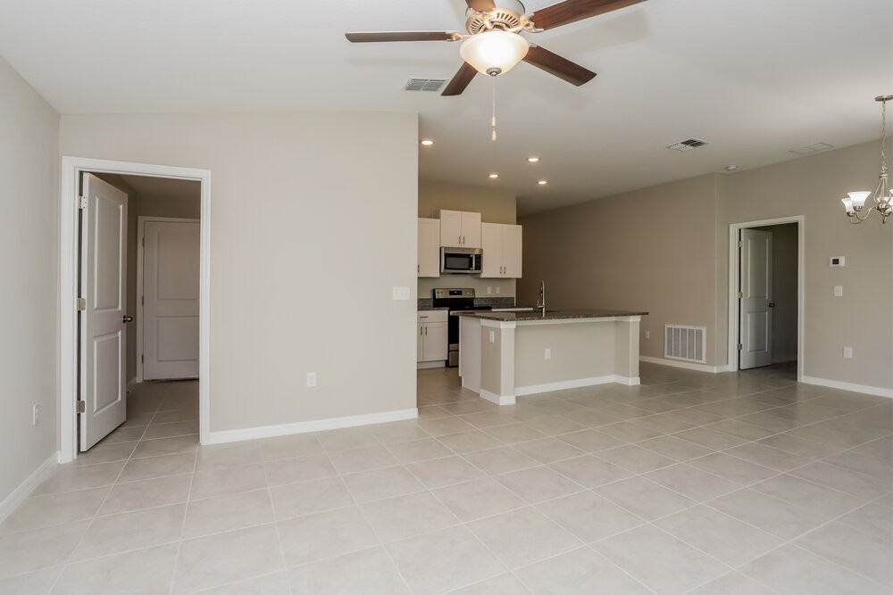 15306 Miller Creek Dr - Photo 3 of 16