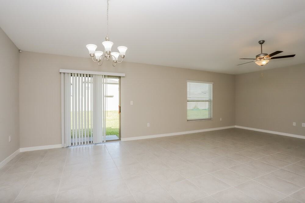 15306 Miller Creek Dr - Photo 4 of 16