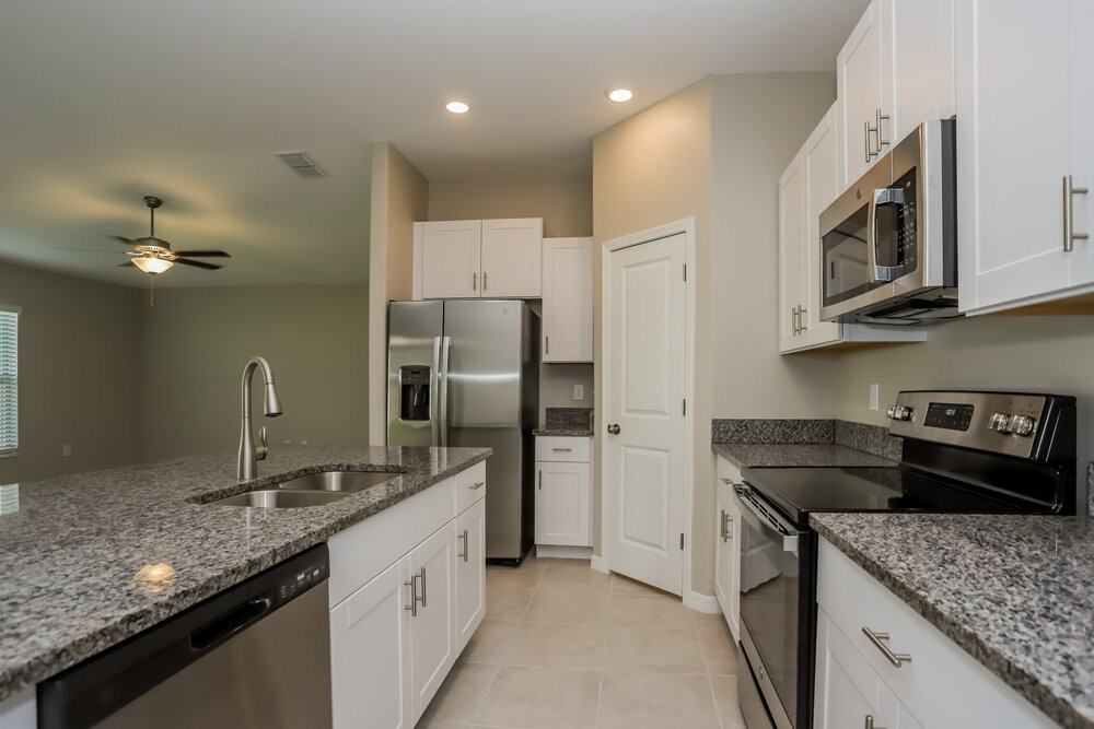 15306 Miller Creek Dr - Photo 5 of 16