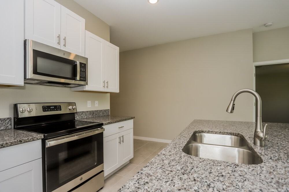 15306 Miller Creek Dr - Photo 6 of 16