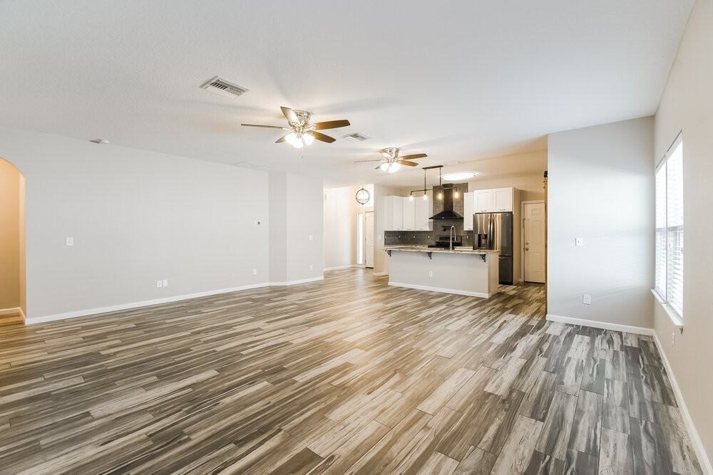 1515 Julia St - Photo 6 of 16