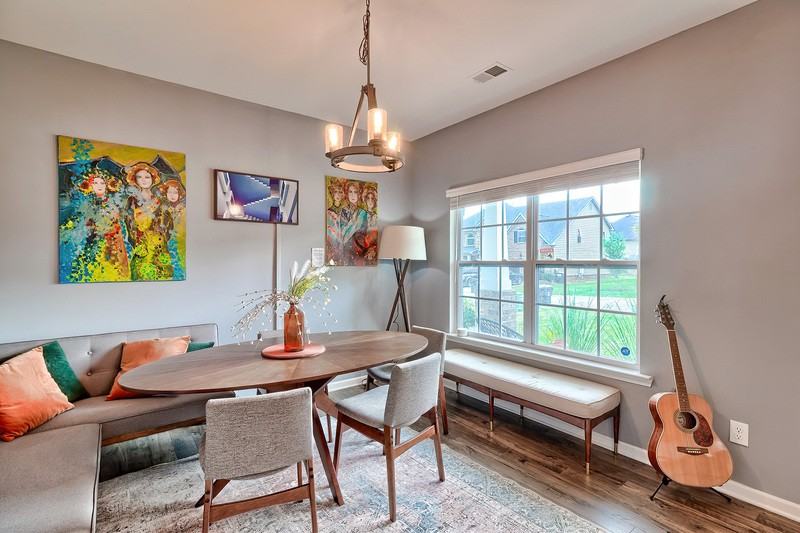 310 Tulip Way - Photo 3 of 18
