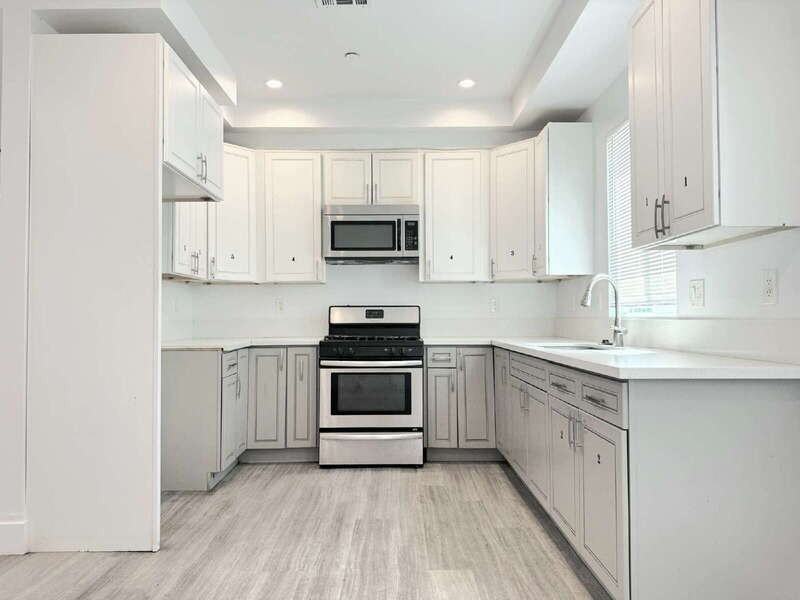 827 E 74th St - Photo 3 of 33