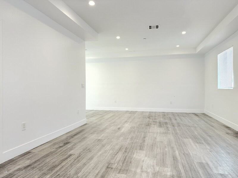 827 E 74th St - Photo 5 of 33