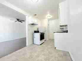 8510 S San Pedro St - Photo 1 of 1