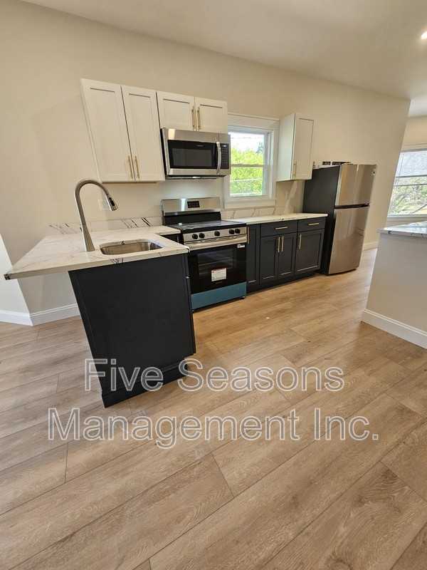 75 Loomis St - Photo 2 of 19