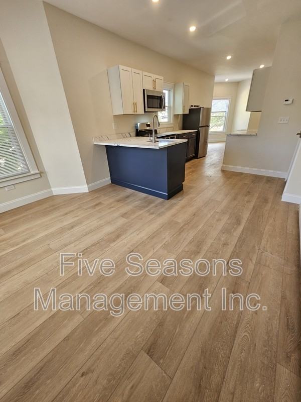 75 Loomis St - Photo 3 of 19