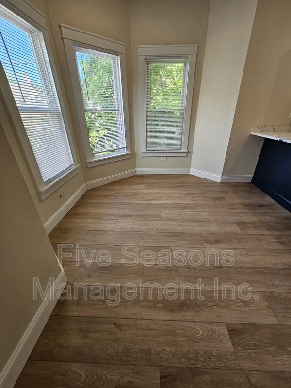 75 Loomis St - Photo 4 of 19