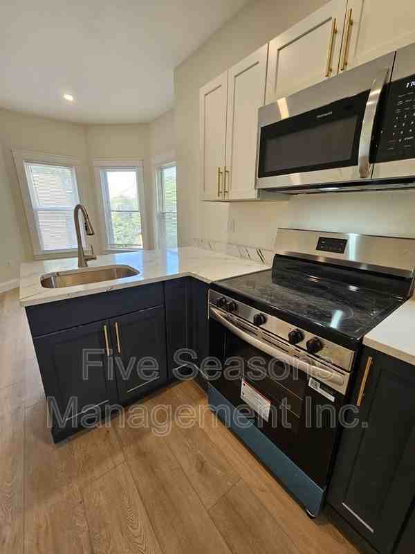 75 Loomis St - Photo 6 of 19