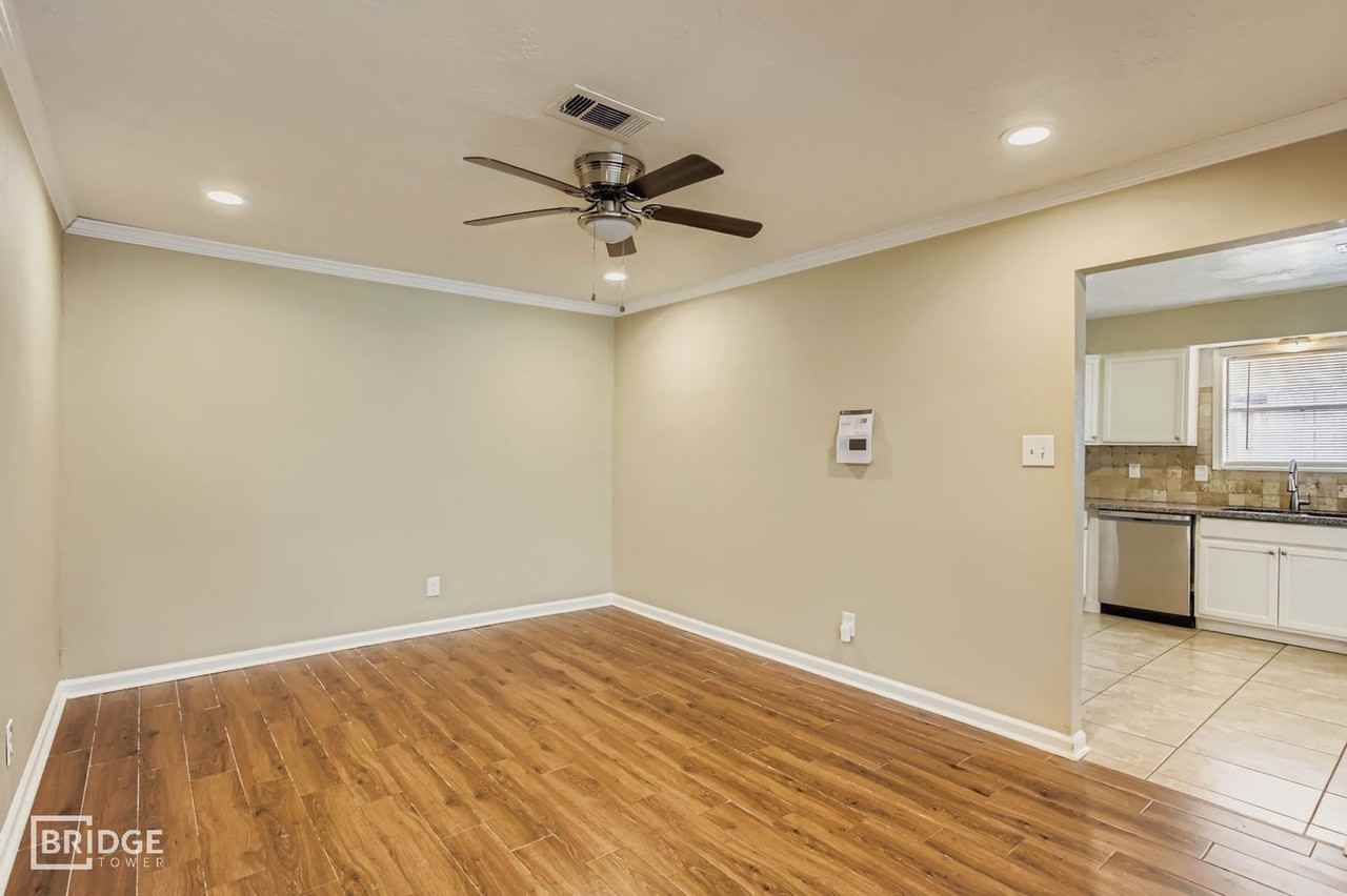 15710 Sandy Hill Dr - Photo 5 of 32