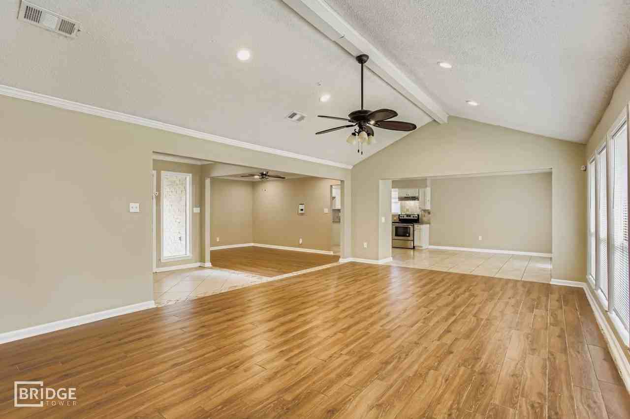 15710 Sandy Hill Dr - Photo 6 of 32