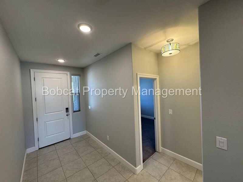 136 Alamosa St - Photo 3 of 50