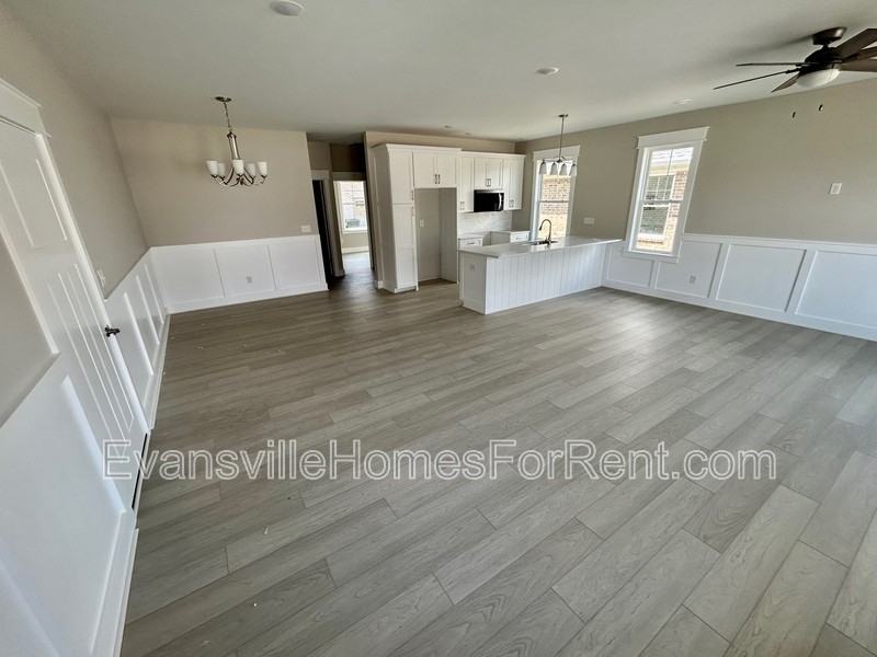 8445 Bell Crossing Dr - Photo 2 of 12