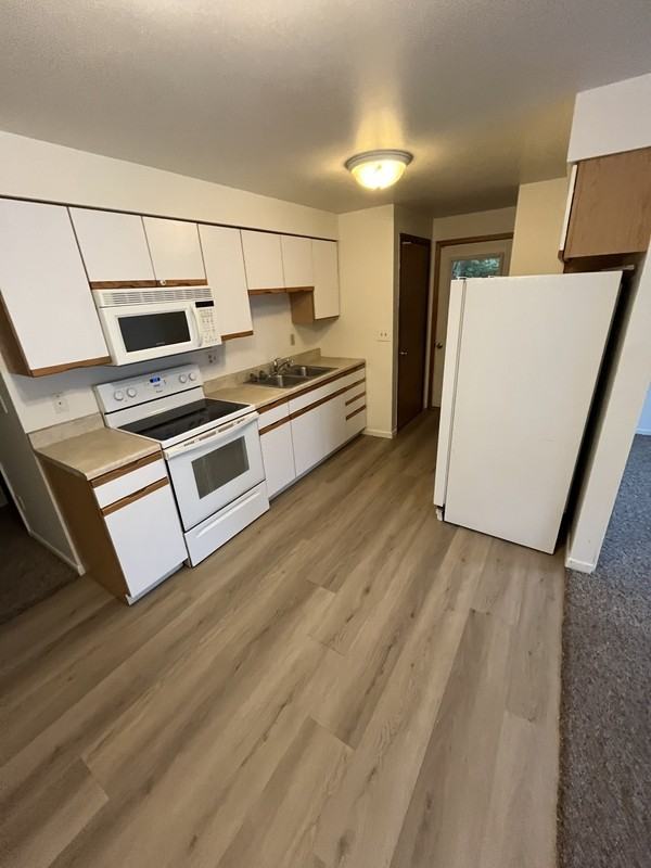 1111 35th St - Photo 2 of 9